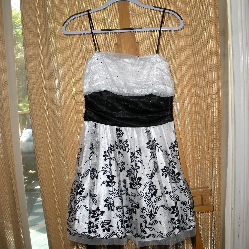 OXOXO Prom - cocktail dress black and white  SZ Junior 9